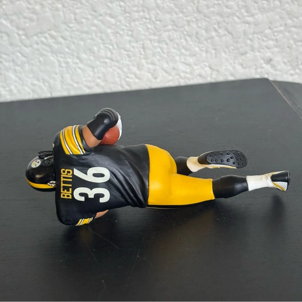 2018 Hallmark Keepsake Christmas Ornament Jerome Bettis 36 Pittsburgh Steelers